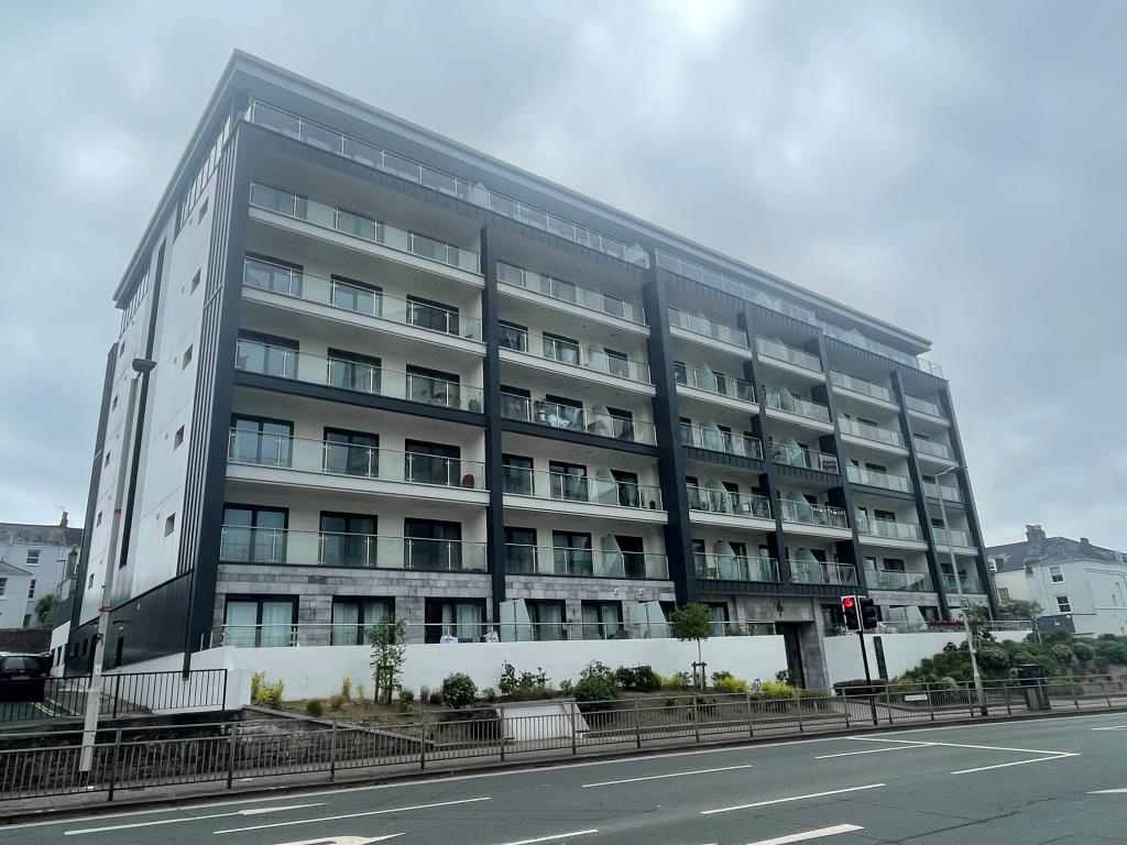 Lot: 17 - FREEHOLD GROUND RENTS - Exterior of property from further angle